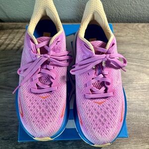 Hoka Clifton 9 shoes